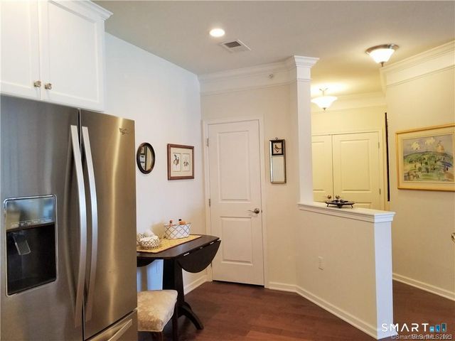 424 Center Meadow Lane 424, Danbury, CT 06810