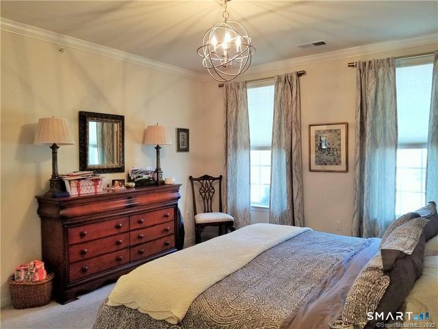 424 Center Meadow Lane 424, Danbury, CT 06810