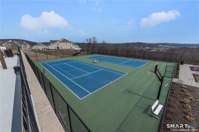 424 Center Meadow Lane 424, Danbury, CT 06810