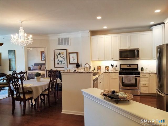 424 Center Meadow Lane 424, Danbury, CT 06810