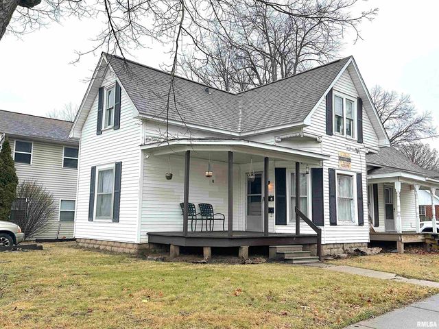 718 S FOREST Avenue, Carbondale, IL 62901