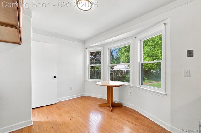 25528 Stanford Street, Dearborn Heights, MI 48125