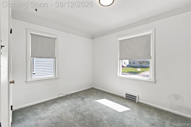 25528 Stanford Street, Dearborn Heights, MI 48125
