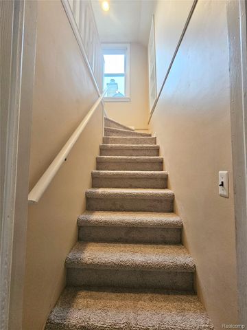 25528 Stanford Street, Dearborn Heights, MI 48125
