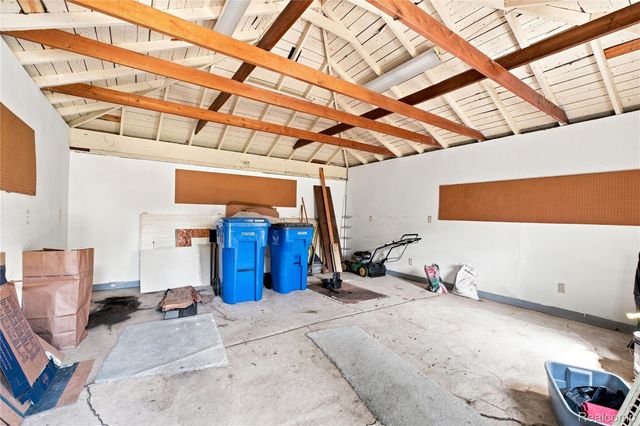 25528 Stanford Street, Dearborn Heights, MI 48125