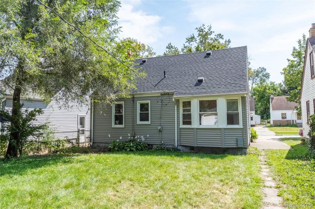 25528 Stanford Street, Dearborn Heights, MI 48125
