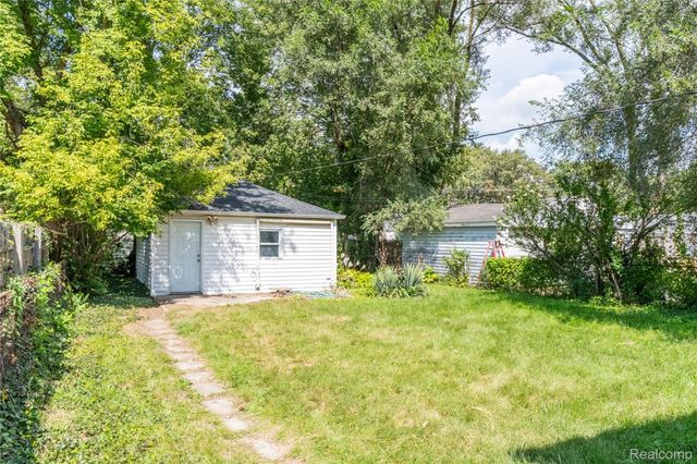 25528 Stanford Street, Dearborn Heights, MI 48125