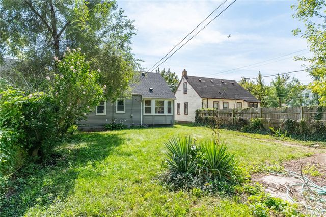 25528 Stanford Street, Dearborn Heights, MI 48125