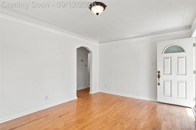 25528 Stanford Street, Dearborn Heights, MI 48125