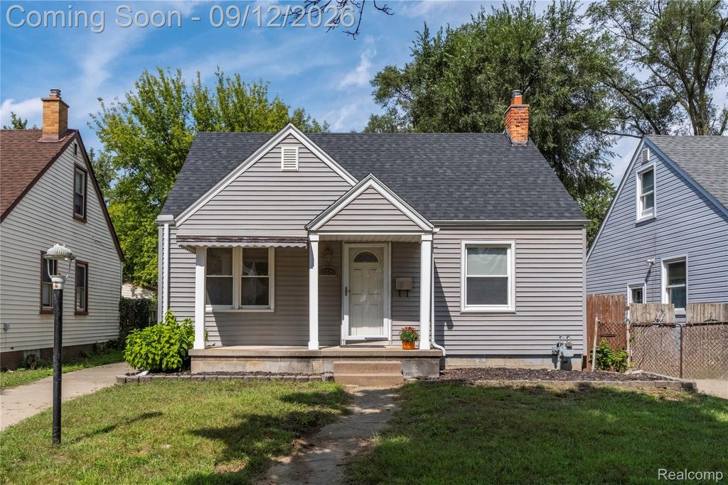25528 Stanford Street, Dearborn Heights, MI 48125