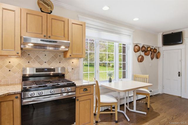 2 Brooklyn Avenue, Stony Brook, NY 11790