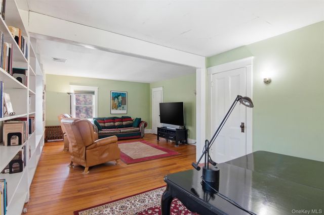 2 Brooklyn Avenue, Stony Brook, NY 11790