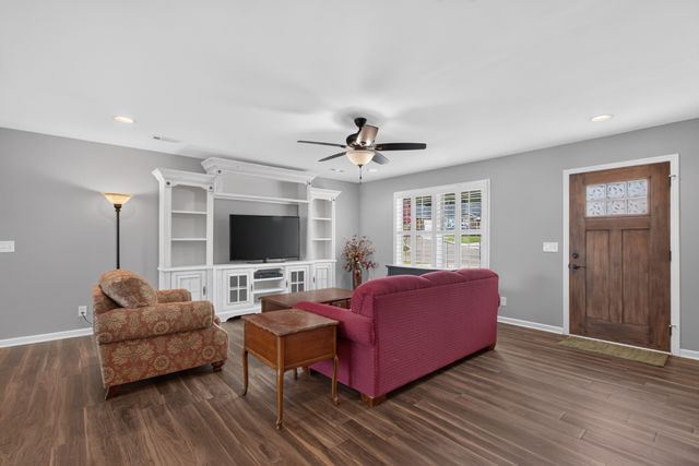 108 Dogwood Ct, Shelbyville, TN 37160