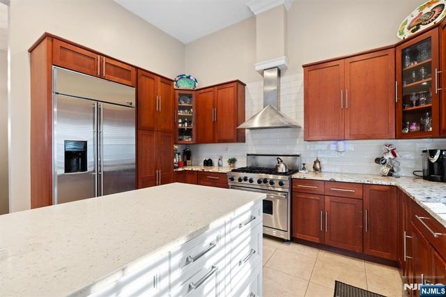 88B Myrtle Avenue, Edgewater, NJ 07020
