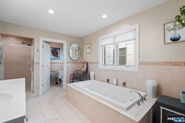 88B Myrtle Avenue, Edgewater, NJ 07020