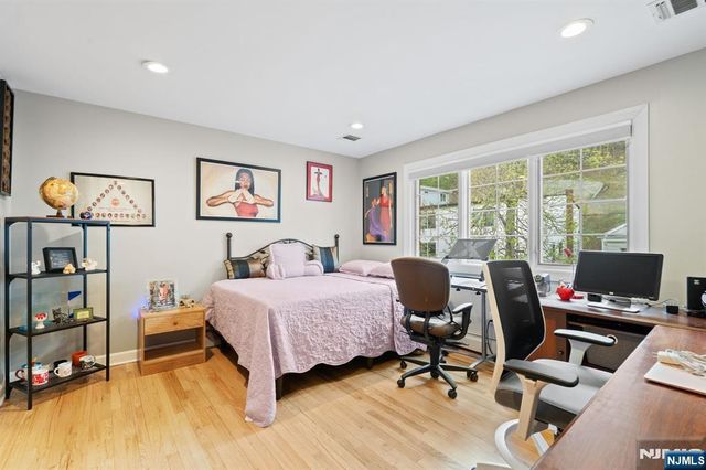 88B Myrtle Avenue, Edgewater, NJ 07020