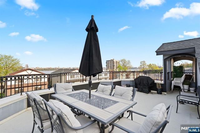 88B Myrtle Avenue, Edgewater, NJ 07020