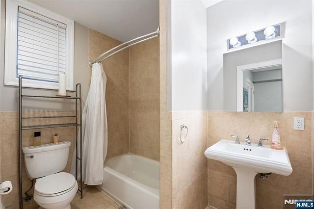 88B Myrtle Avenue, Edgewater, NJ 07020