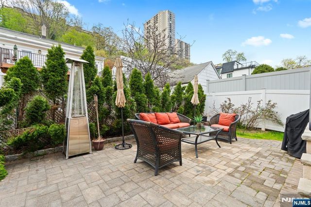 88B Myrtle Avenue, Edgewater, NJ 07020