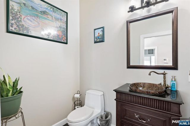88B Myrtle Avenue, Edgewater, NJ 07020