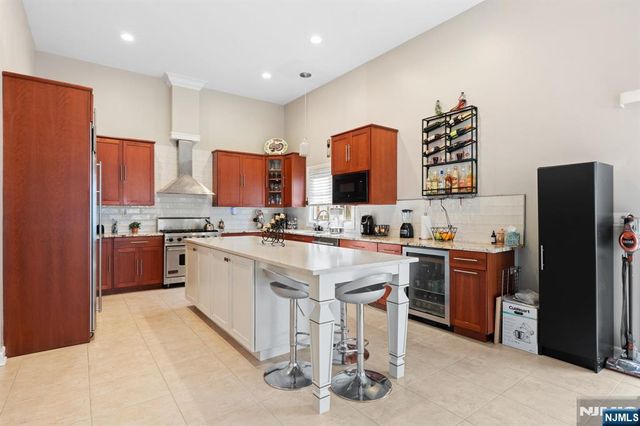 88B Myrtle Avenue, Edgewater, NJ 07020