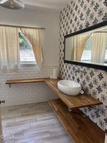 1725 Harding Avenue, Altadena, CA 91001