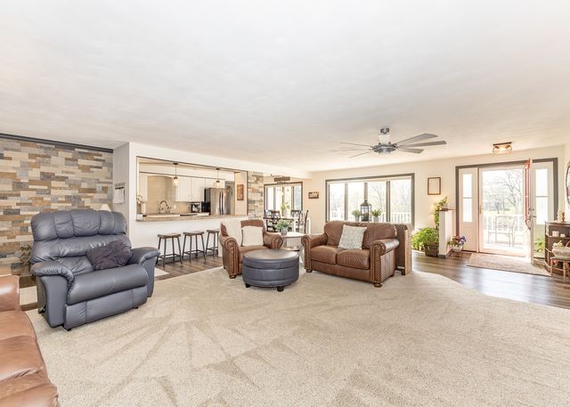 13148 N 2550th Avenue, Geneseo, IL 61254