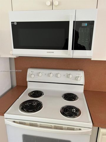 2911 SE 13th Rd 204-40, Homestead, FL 33035