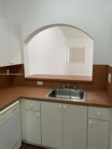 2911 SE 13th Rd 204-40, Homestead, FL 33035