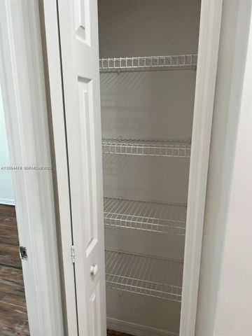 2911 SE 13th Rd 204-40, Homestead, FL 33035