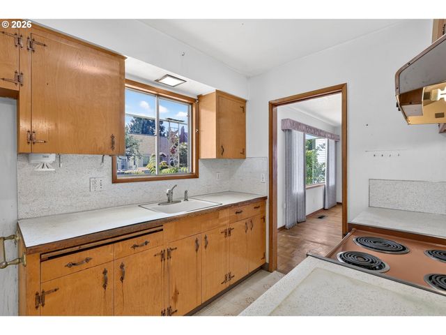 4545 Se FRANKLIN St, Portland, OR 97206