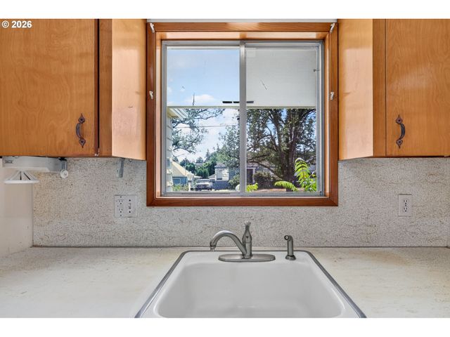 4545 Se FRANKLIN St, Portland, OR 97206