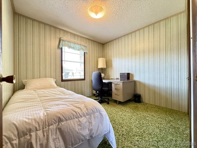 18411 S Lake Region Road, Hulbert, OK 74441