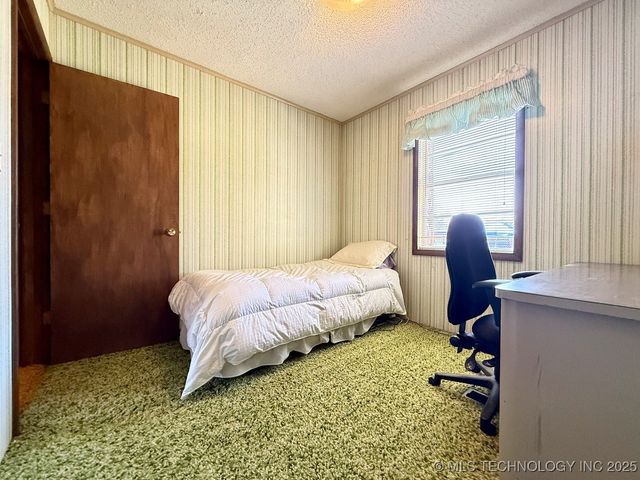 18411 S Lake Region Road, Hulbert, OK 74441