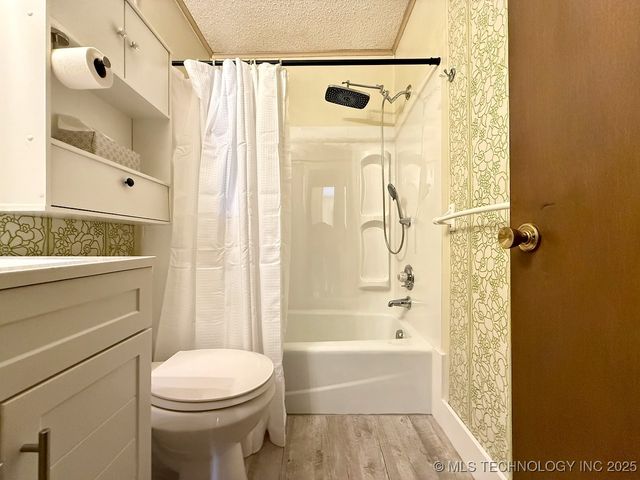 18411 S Lake Region Road, Hulbert, OK 74441