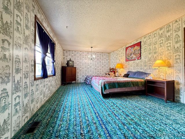 18411 S Lake Region Road, Hulbert, OK 74441