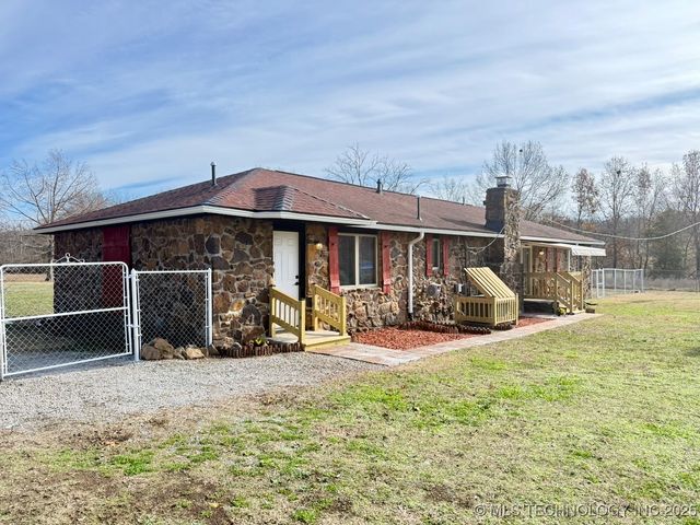 18411 S Lake Region Road, Hulbert, OK 74441