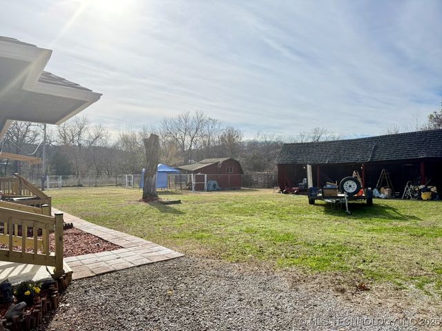 18411 S Lake Region Road, Hulbert, OK 74441