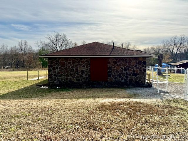 18411 S Lake Region Road, Hulbert, OK 74441