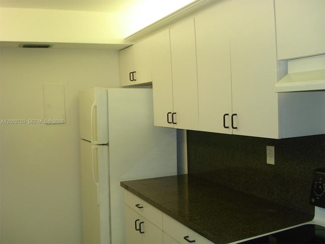 7933 West Dr 817, North Bay Village, FL 33141