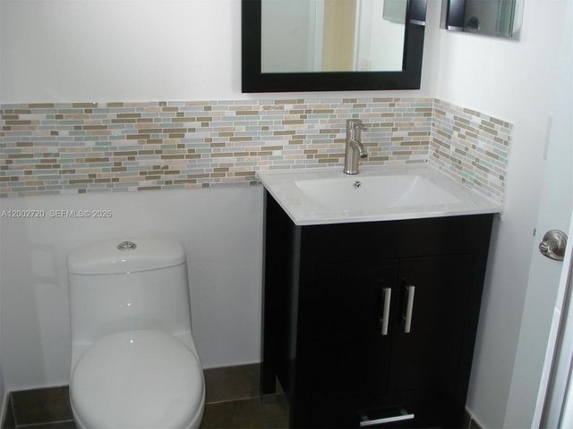 7933 West Dr 817, North Bay Village, FL 33141