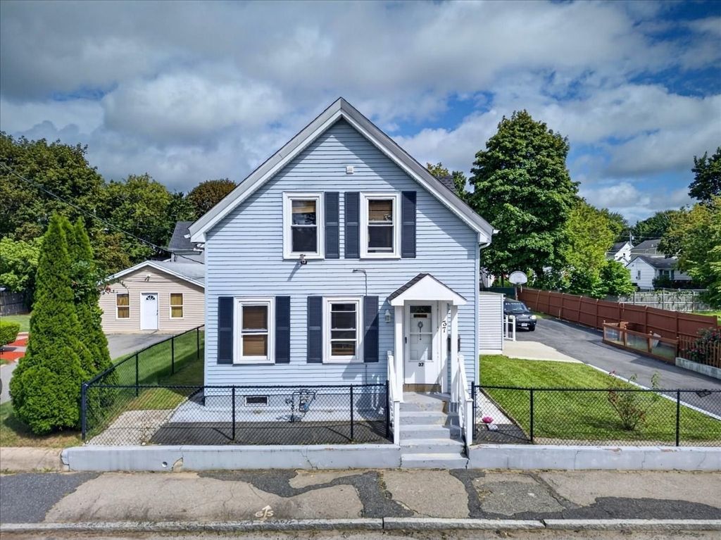 37 Taber Ave, Brockton, MA 02302