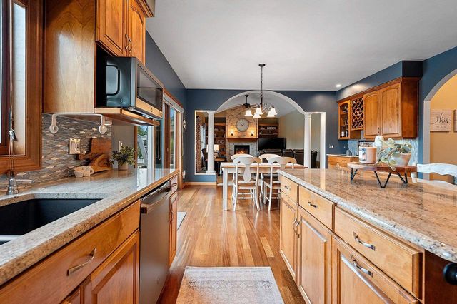 2770 PRAIRIE GARDEN TRAIL, Green Bay, WI 54313