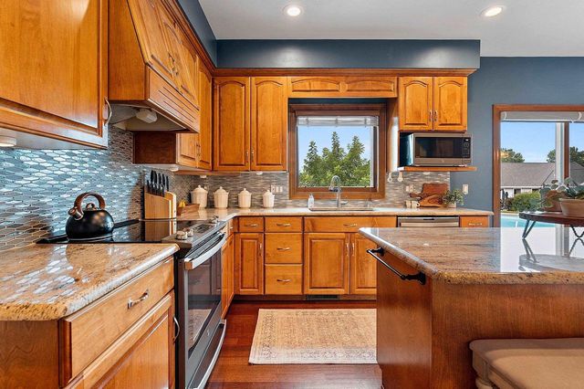 2770 PRAIRIE GARDEN TRAIL, Green Bay, WI 54313