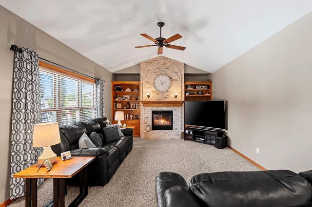 2770 PRAIRIE GARDEN TRAIL, Green Bay, WI 54313