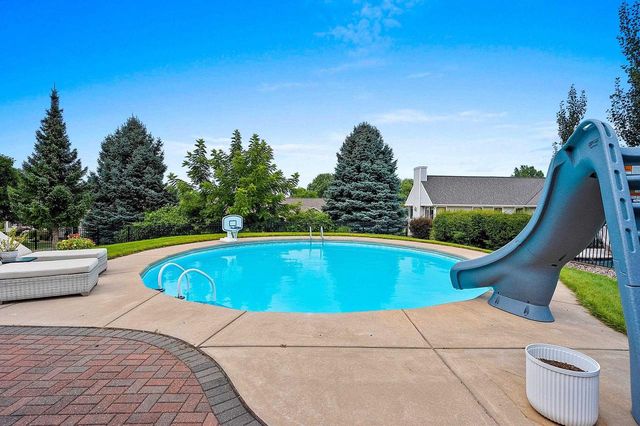 2770 PRAIRIE GARDEN TRAIL, Green Bay, WI 54313