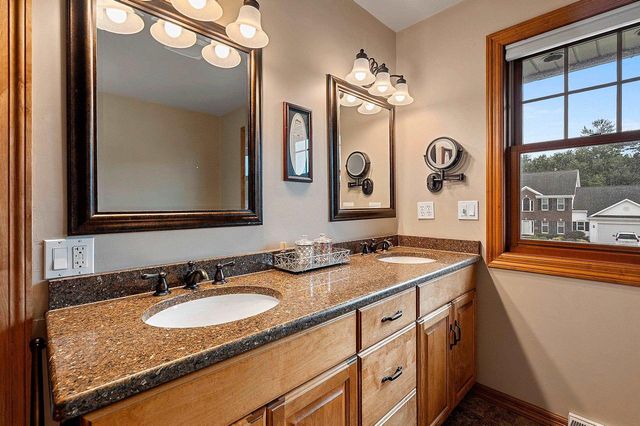 2770 PRAIRIE GARDEN TRAIL, Green Bay, WI 54313