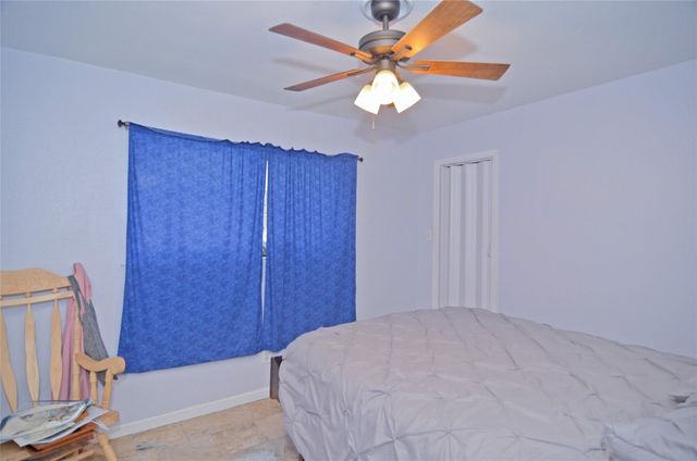 1716 Dolphin Drive, Seabrook, TX 77586