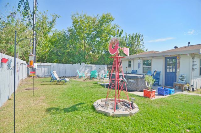 1716 Dolphin Drive, Seabrook, TX 77586