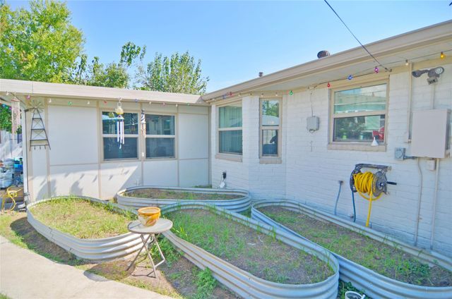 1716 Dolphin Drive, Seabrook, TX 77586
